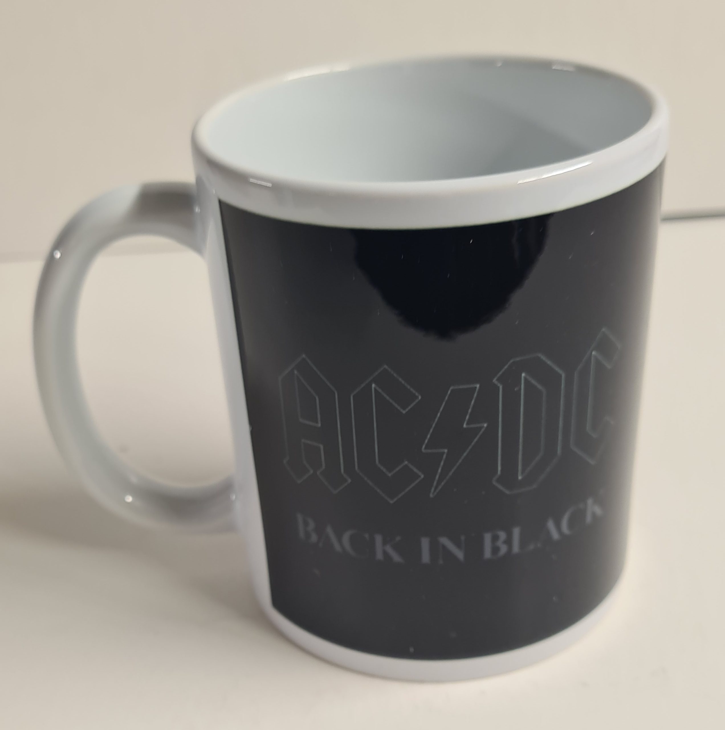 AC/DC (Back in Black) ceramic mug - Image 3